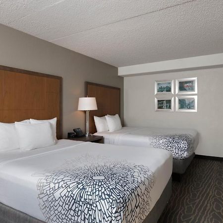 La Quinta By Wyndham Secaucus Meadowlands Hotell Exteriör bild