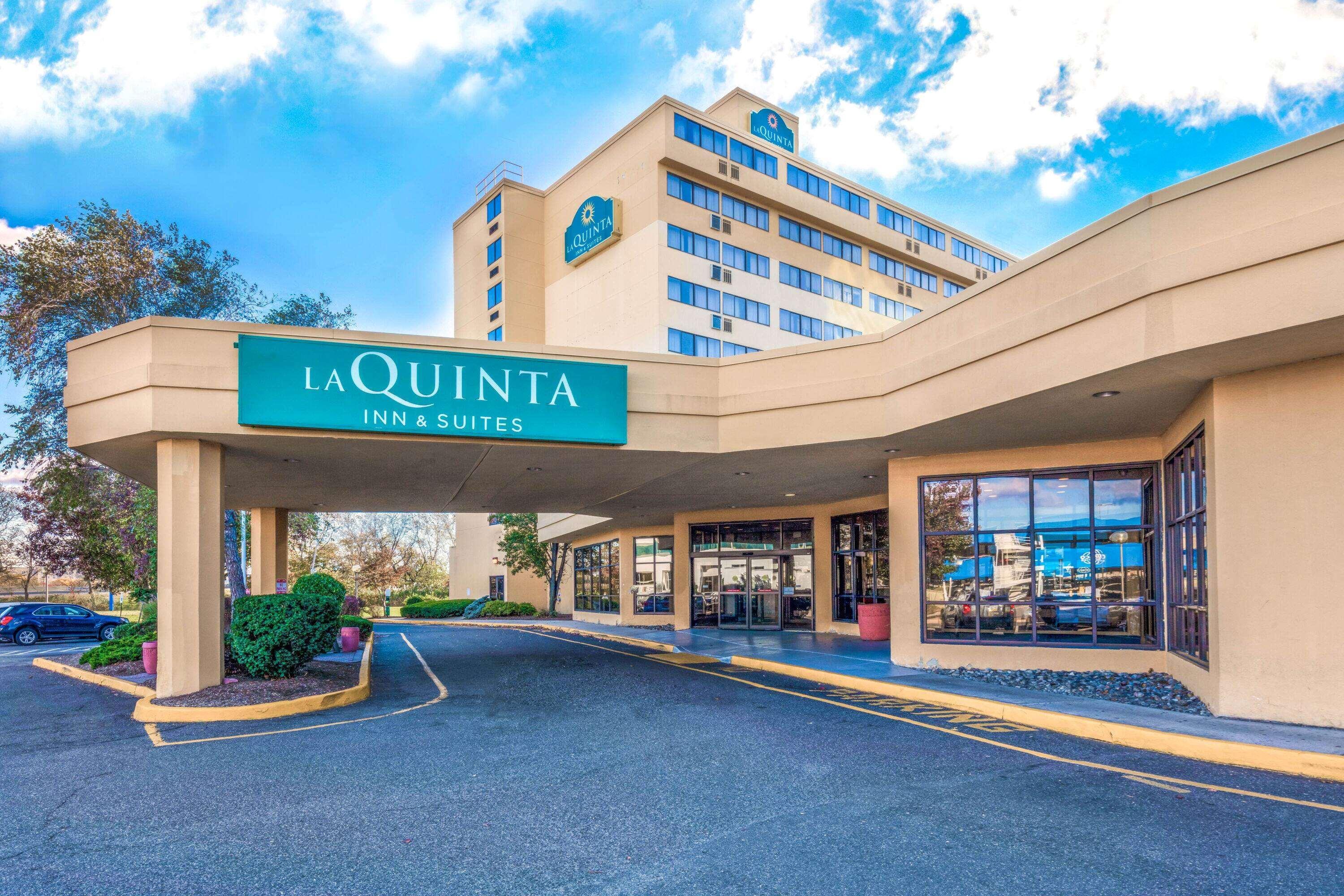La Quinta By Wyndham Secaucus Meadowlands Hotell Exteriör bild